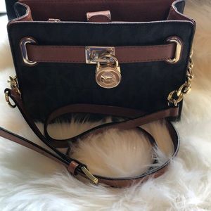 💕SOLD 💕Cross body MK Purse